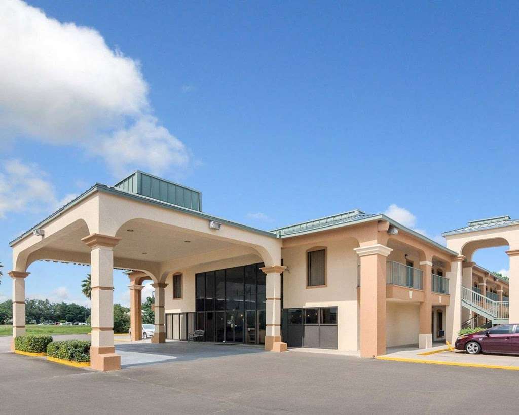 Econo Lodge Inn & Suites West - Energy Corridor | 715 S Texas 6, Houston, TX 77079, USA | Phone: (281) 493-0444