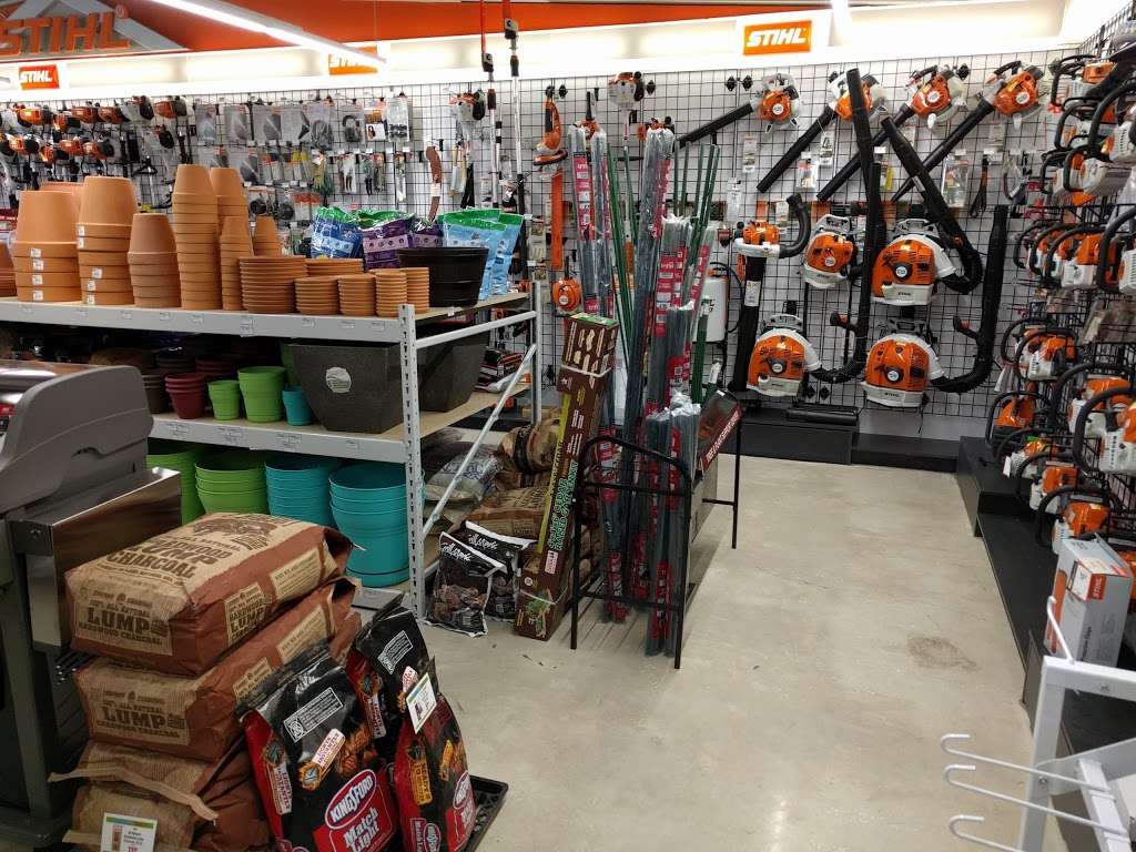 Weirsdale Hardware | 16395 138th Ave, Weirsdale, FL 32195, USA | Phone: (352) 821-2104