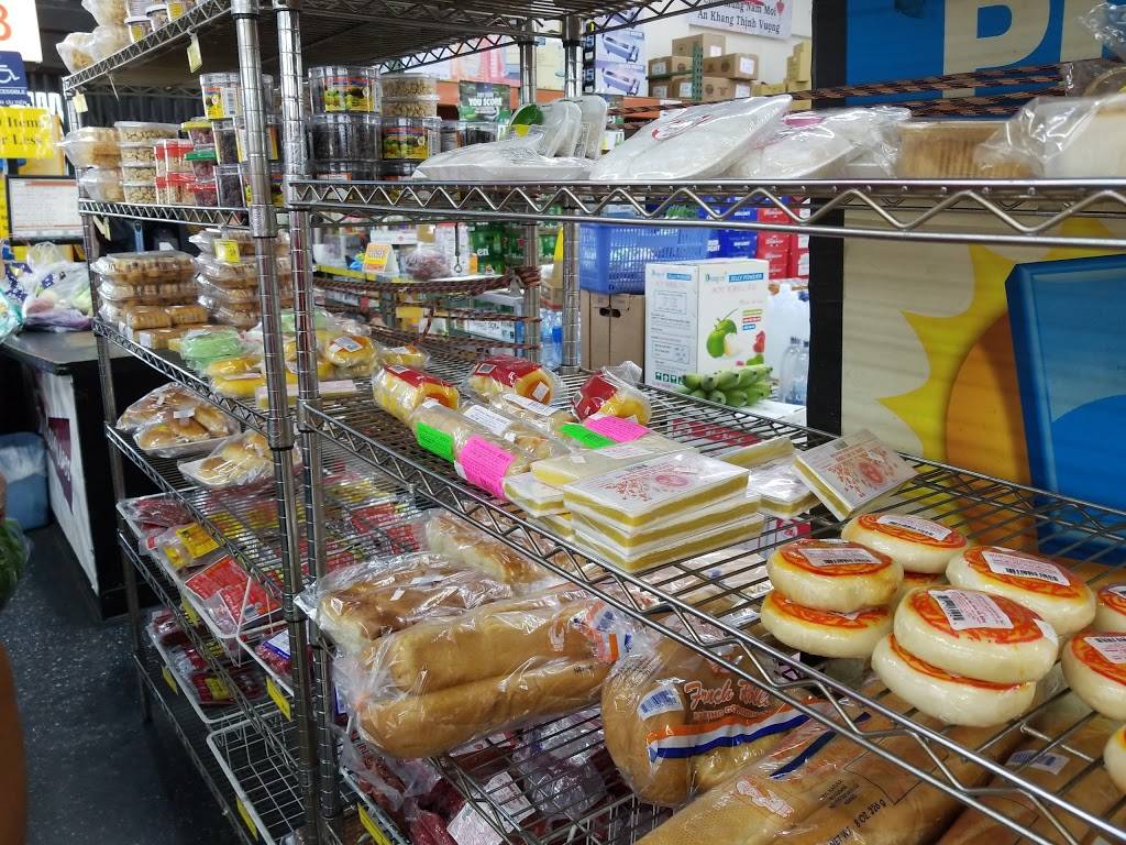 Moms Supermarket | 5111 W Edinger Ave, Santa Ana, CA 92704, USA | Phone: (714) 839-3939