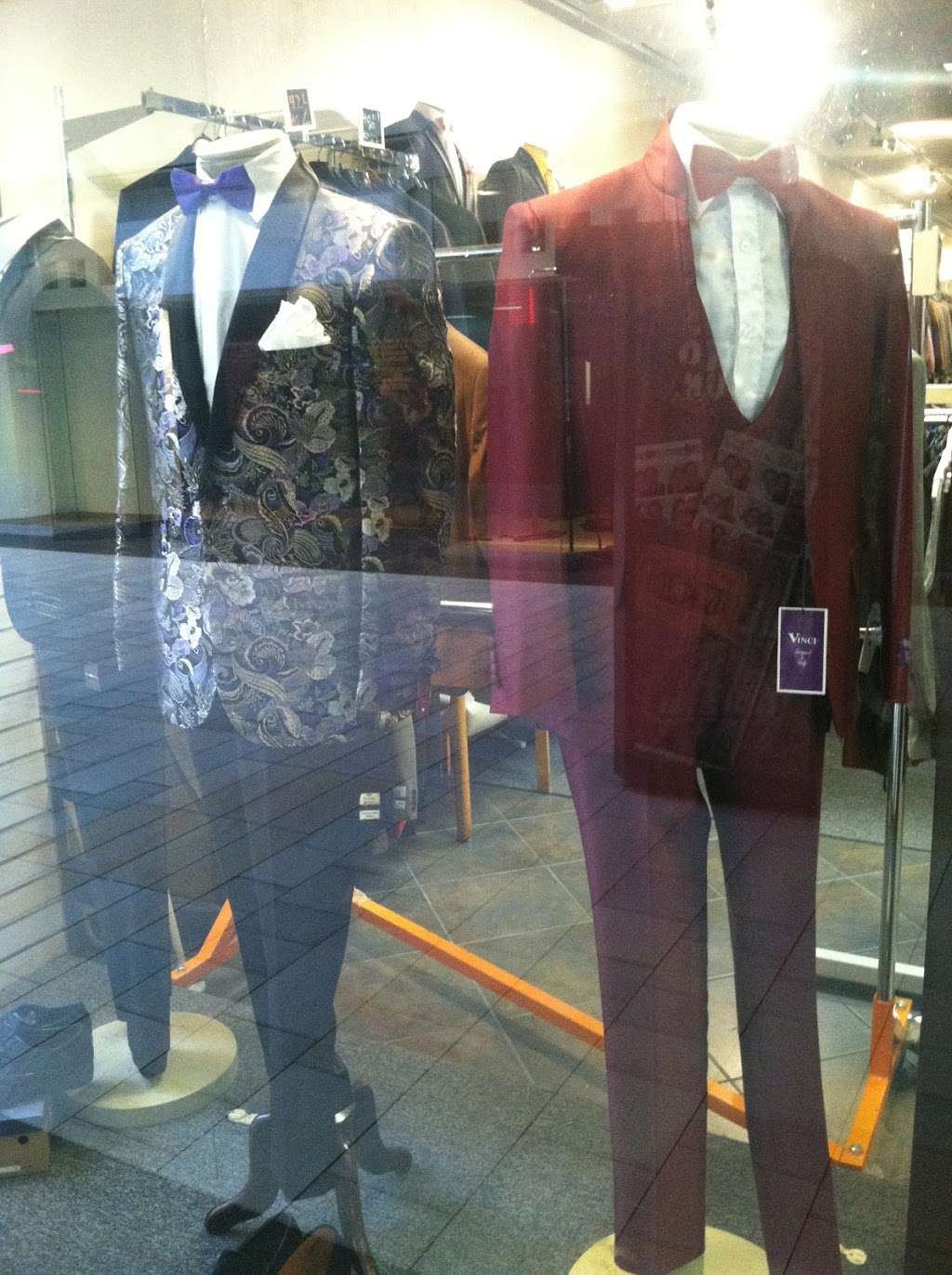 SuitS Impressions | Rolling Oaks Mall, 6909 N Loop 1604 E #1141, San Antonio, TX 78247, USA | Phone: (210) 651-0308