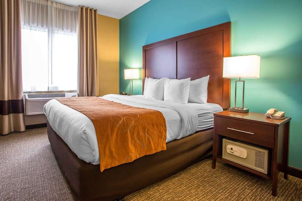 Comfort Suites OHare Airport | 4200 N River Rd, Schiller Park, IL 60176, USA | Phone: (847) 233-9000