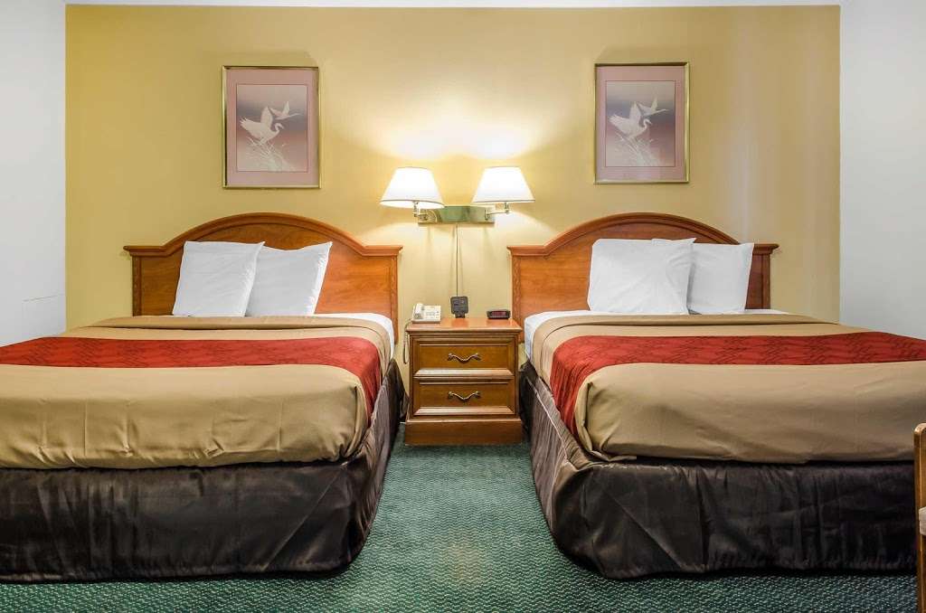 Econo Lodge Inn & Suites | 2031 N Reading Rd, Denver, PA 17517, USA | Phone: (717) 336-7000