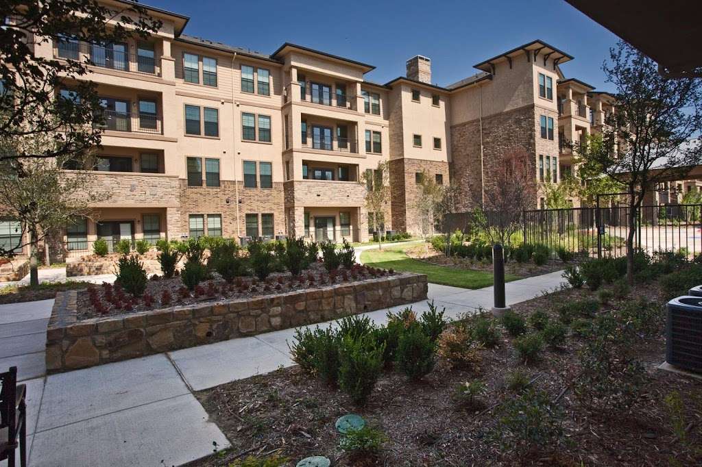 Lakeview at Josey Ranch Senior Living | 2105 N Josey Ln, Carrollton, TX 75006, USA | Phone: (972) 913-2399