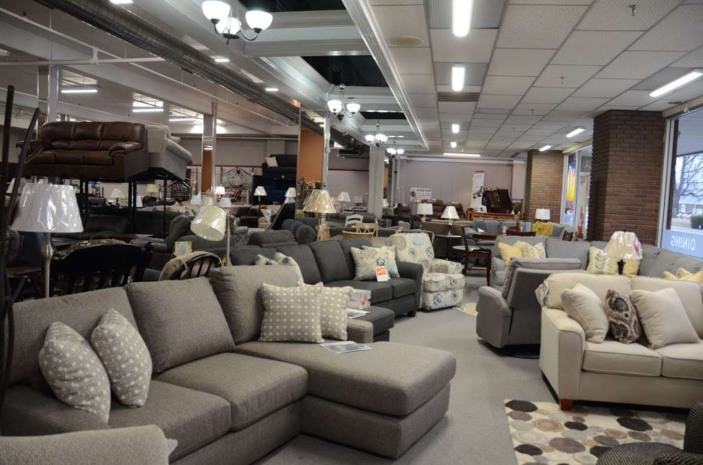 Fairbury Furniture | 100 W Locust St, Fairbury, IL 61739, USA | Phone: (815) 692-3000