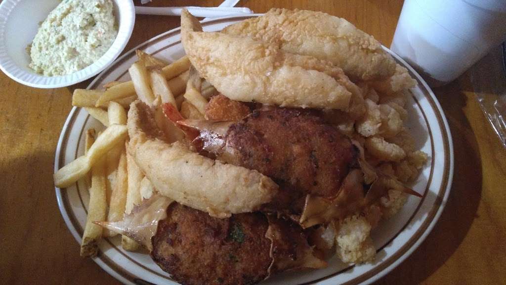 Riverside Fish House | 1341 Dallas Stanley Hwy, Dallas, NC 28034, USA | Phone: (704) 922-8360