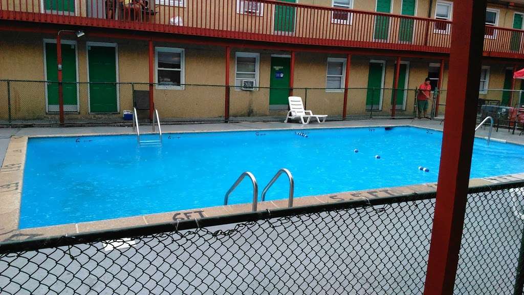 Offshore Motel | 108 Boulevard, Seaside Heights, NJ 08751, USA | Phone: (732) 793-6163