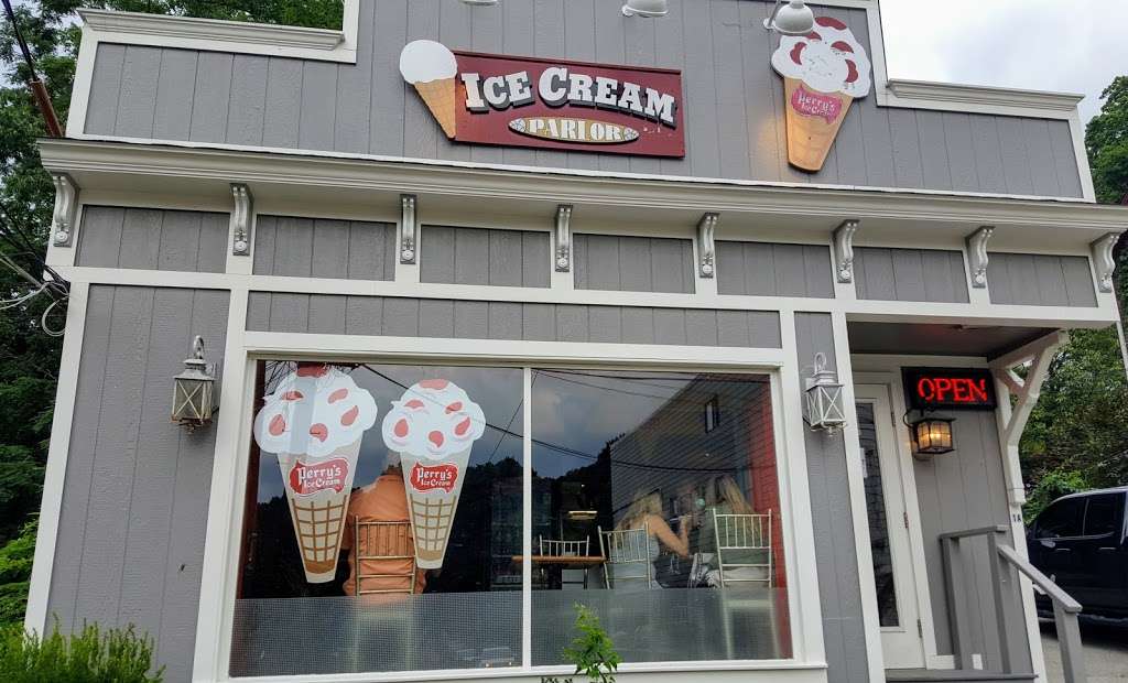 Perrys Ice Cream Parlor | 3 Depot Square, Cold Spring, NY 10516, USA