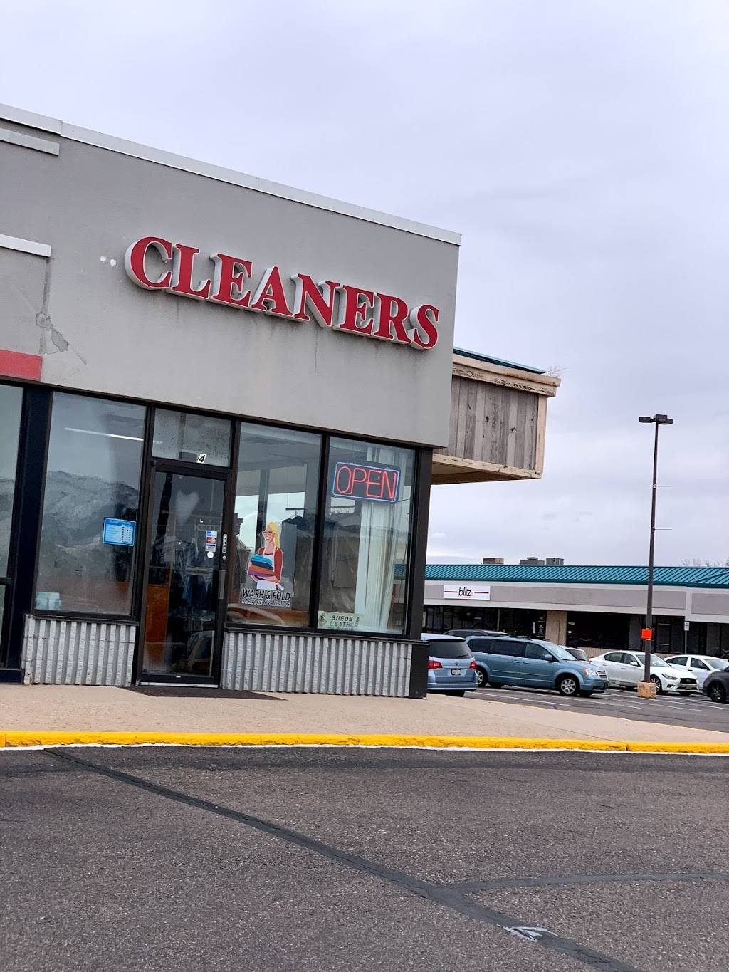 Woodmen Valley Drycleaners | 6974 N Academy Blvd #7d, Colorado Springs, CO 80918, USA | Phone: (719) 260-6626