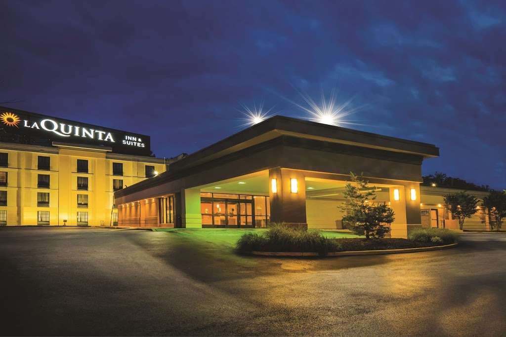 La Quinta Inn & Suites Baltimore South Glen Burnie | 6323 Ritchie Hwy, Glen Burnie, MD 21061 | Phone: (410) 636-4300