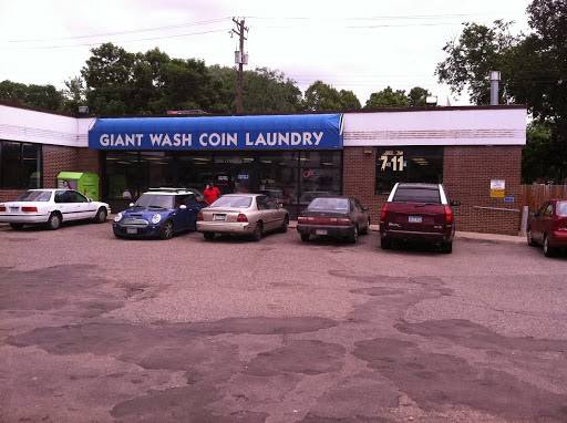 Giant Wash Coin Laundry | 2325 Lyndale Ave S, Minneapolis, MN 55405, USA | Phone: (612) 834-5436