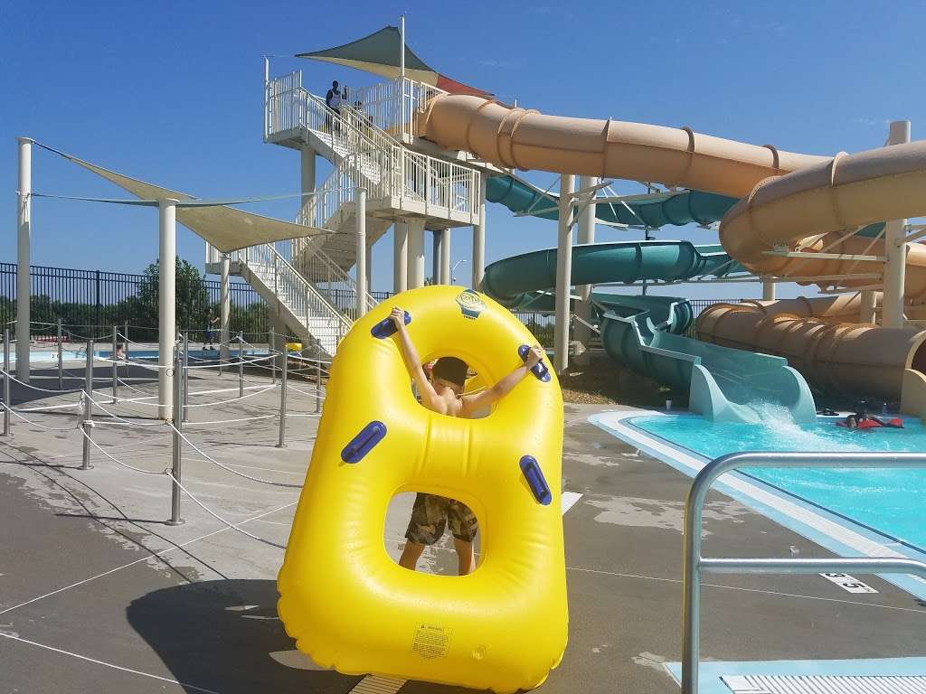 The Bay Water Park | 7101 Longview Rd, Kansas City, MO 64134, USA | Phone: (816) 965-9218