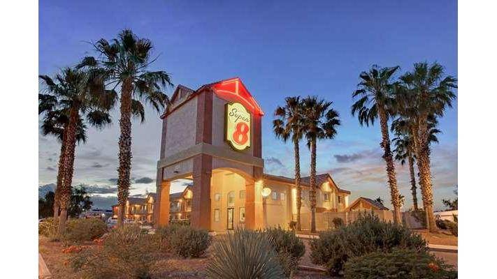 Super 8 by Wyndham Tucson/Grant Road Area AZ | 1550 West Grant Road I-10 Exit 256, Tucson, AZ 85745, USA | Phone: (520) 485-4535