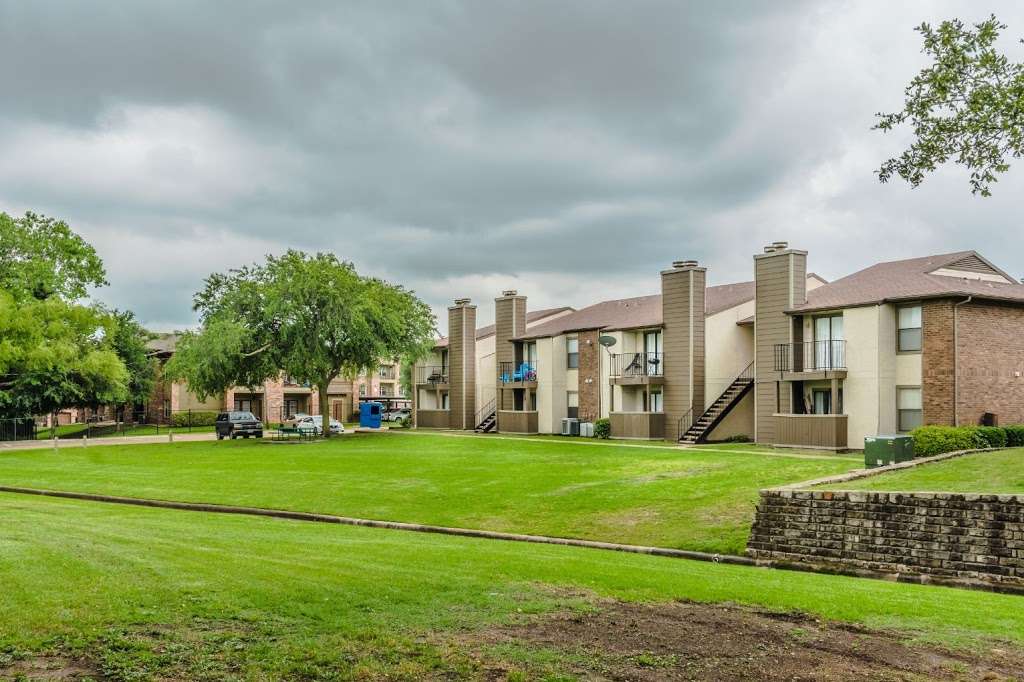 Pine Oaks Apartments | 1716 N Galloway Ave, Mesquite, TX 75149, USA | Phone: (972) 289-0689