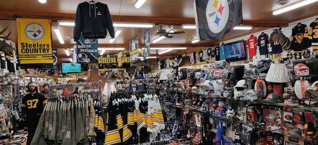 Black & Gold Headquarters | 16528 Lincoln Hwy, Breezewood, PA 15533, USA | Phone: (814) 735-4366