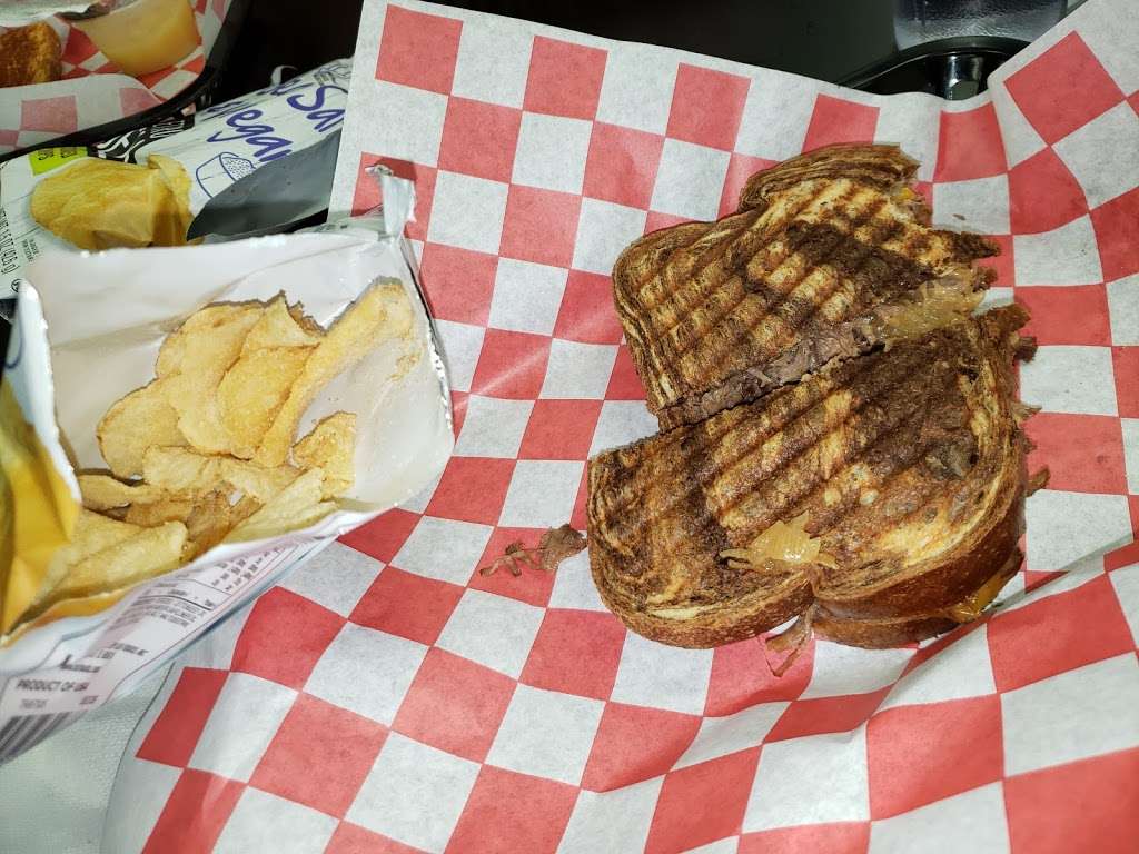 Underground Cupcakes & Café | 3631 State Rd 46, Bloomington, IN 47404, USA | Phone: (812) 935-5253