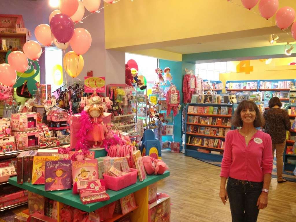 Funky Monkey Toys & Books | 360 Wheatley Plaza, Greenvale, NY 11548, USA | Phone: (516) 484-0966