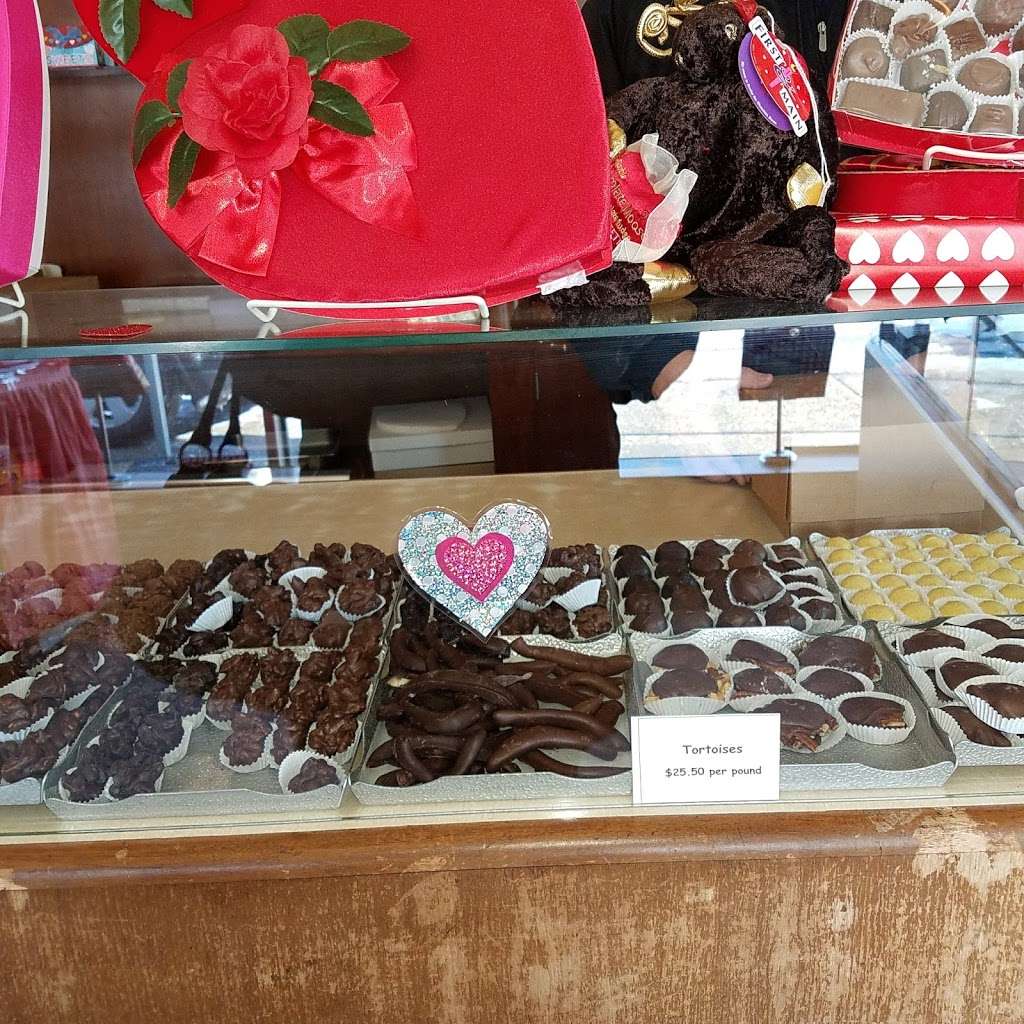 Cupid Candies | 7637 S Western Ave, Chicago, IL 60620, USA | Phone: (773) 925-8191