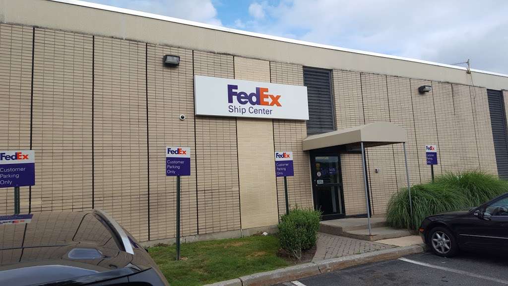 FedEx Ship Center | 270 S Service Rd, Melville, NY 11747 | Phone: (800) 463-3339