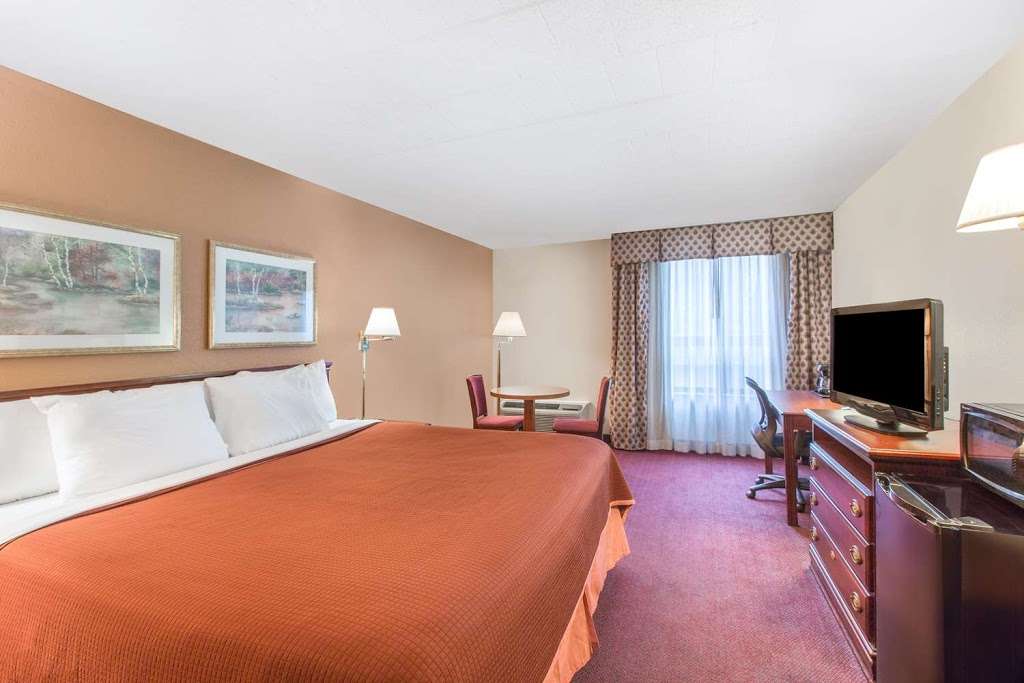 Howard Johnson by Wyndham Bartonsville/Poconos Area | 1779 N 9th St, Bartonsville, PA 18321, USA | Phone: (570) 424-6100