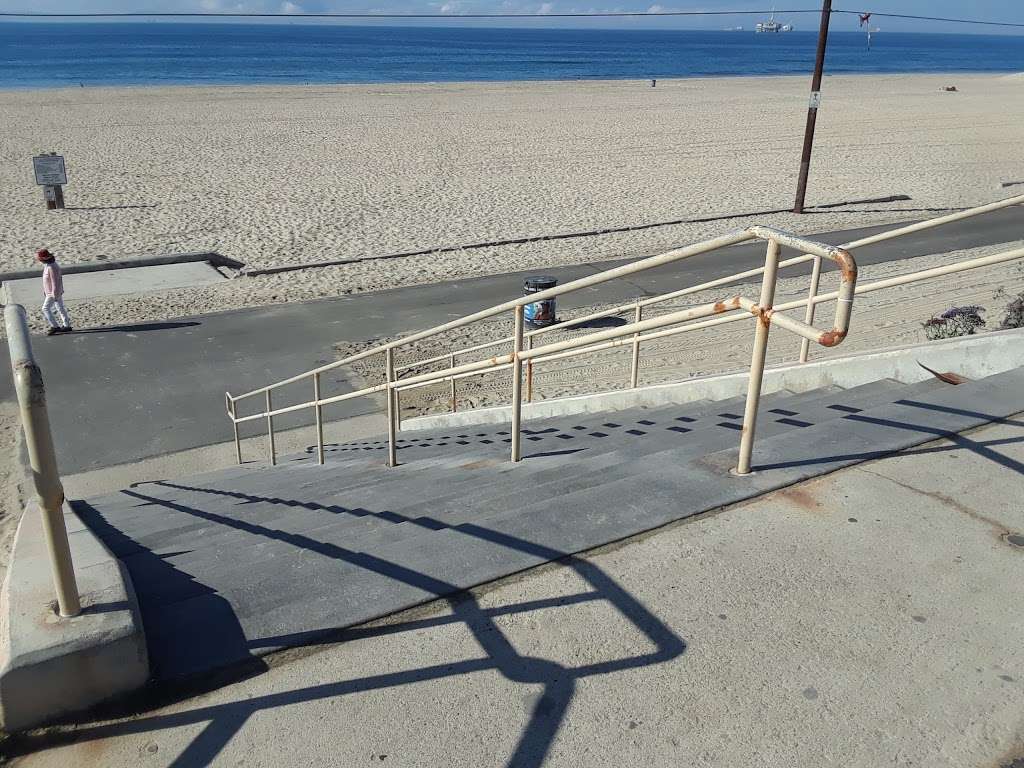 Dog Beach | 20211 Huntington Beach Bike Trail, Huntington Beach, CA 92648, USA