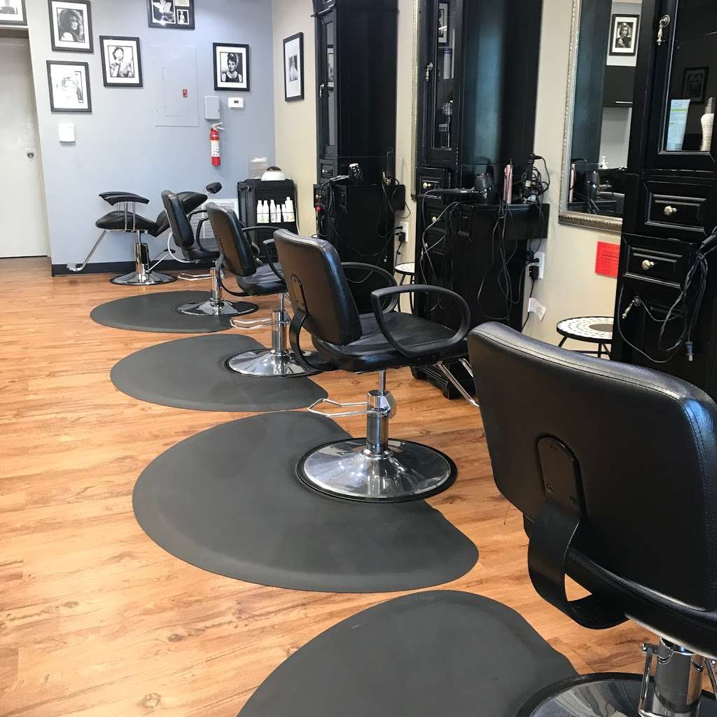 Liv Salon & Color Studio | 77 W Main St, Hopkinton, MA 01748, USA | Phone: (508) 435-5330