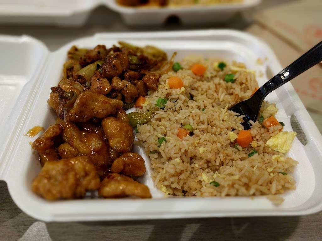 Panda Express | 5230 S 76th St, Greendale, WI 53129, USA | Phone: (414) 423-8704