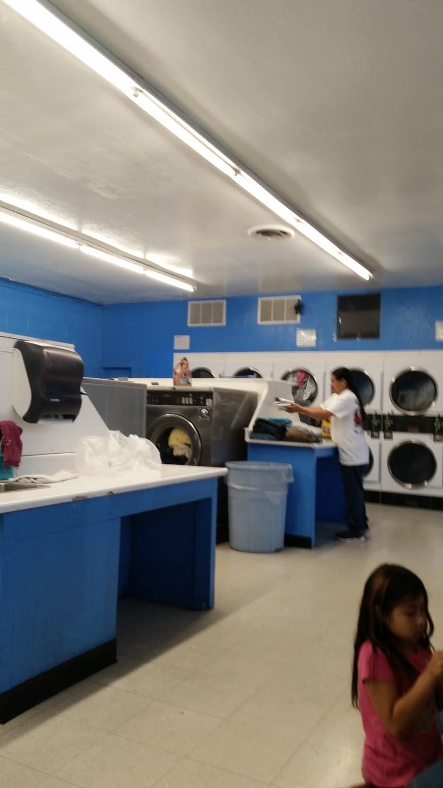 Advantage Laundry - A St. Hayward | 422 W A St, Hayward, CA 94541, USA | Phone: (510) 786-9639