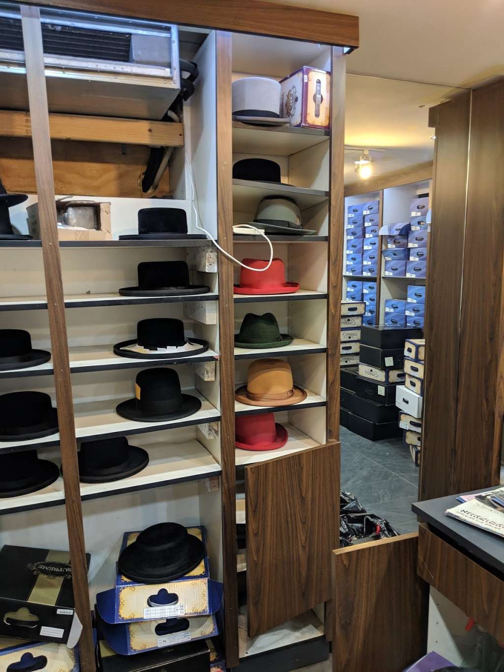 Sanders Hats | 3 Apta Way, Kiryas Joel, NY 10950, USA | Phone: (845) 783-6003