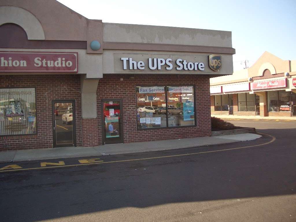 The UPS Store | Blue Grass Plaza, 2417 Welsh Rd, Philadelphia, PA 19114, USA | Phone: (215) 464-1877