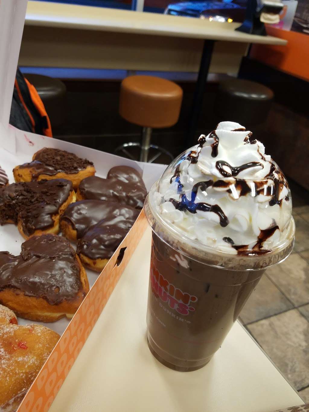 Dunkin Donuts | 555 Lincoln Hwy, Fairless Hills, PA 19030, USA | Phone: (215) 428-3600