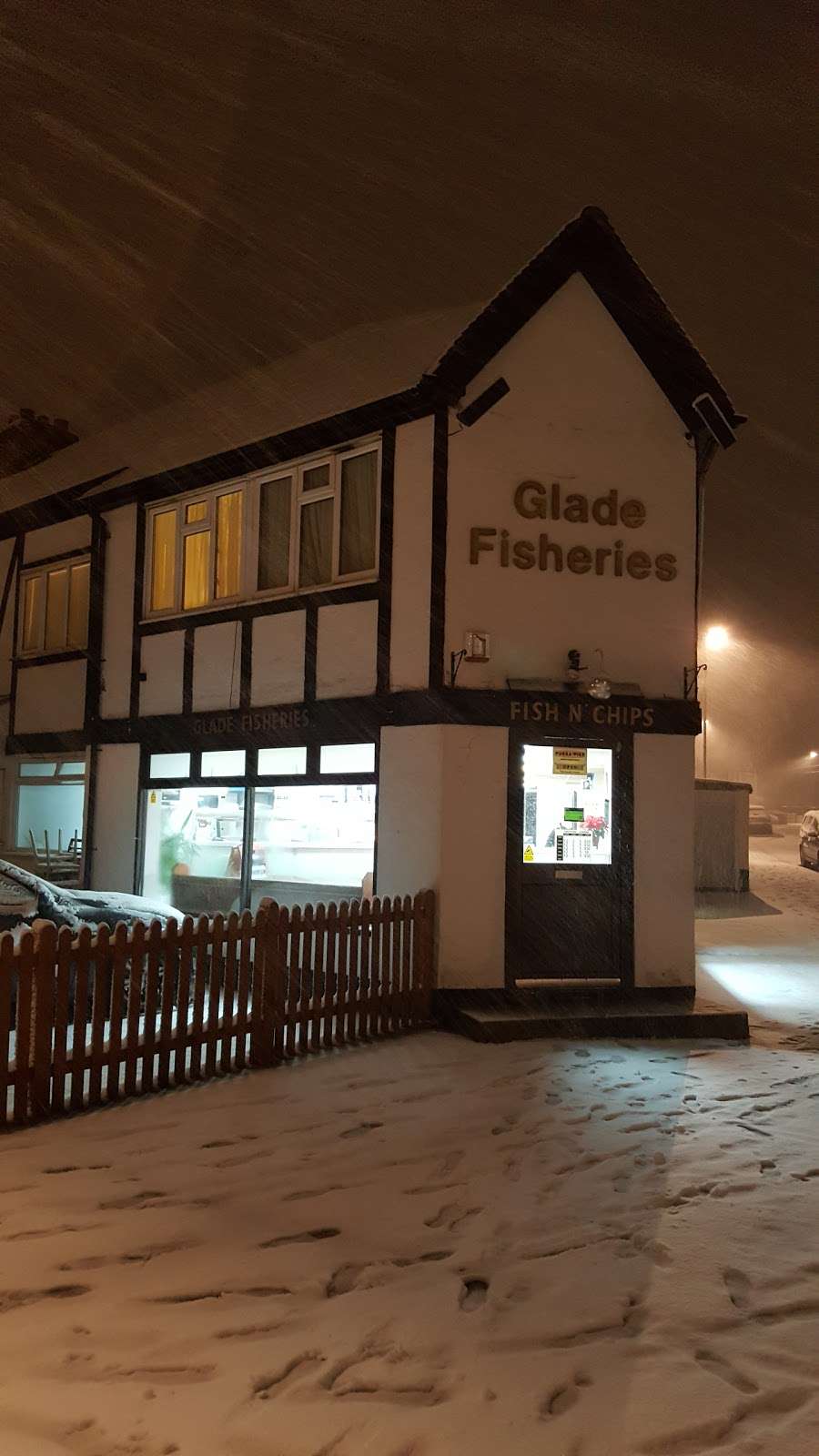 Glade Fisheries | 25-29 Taunton Ln, Coulsdon CR5 1SJ, UK | Phone: 020 8405 8248