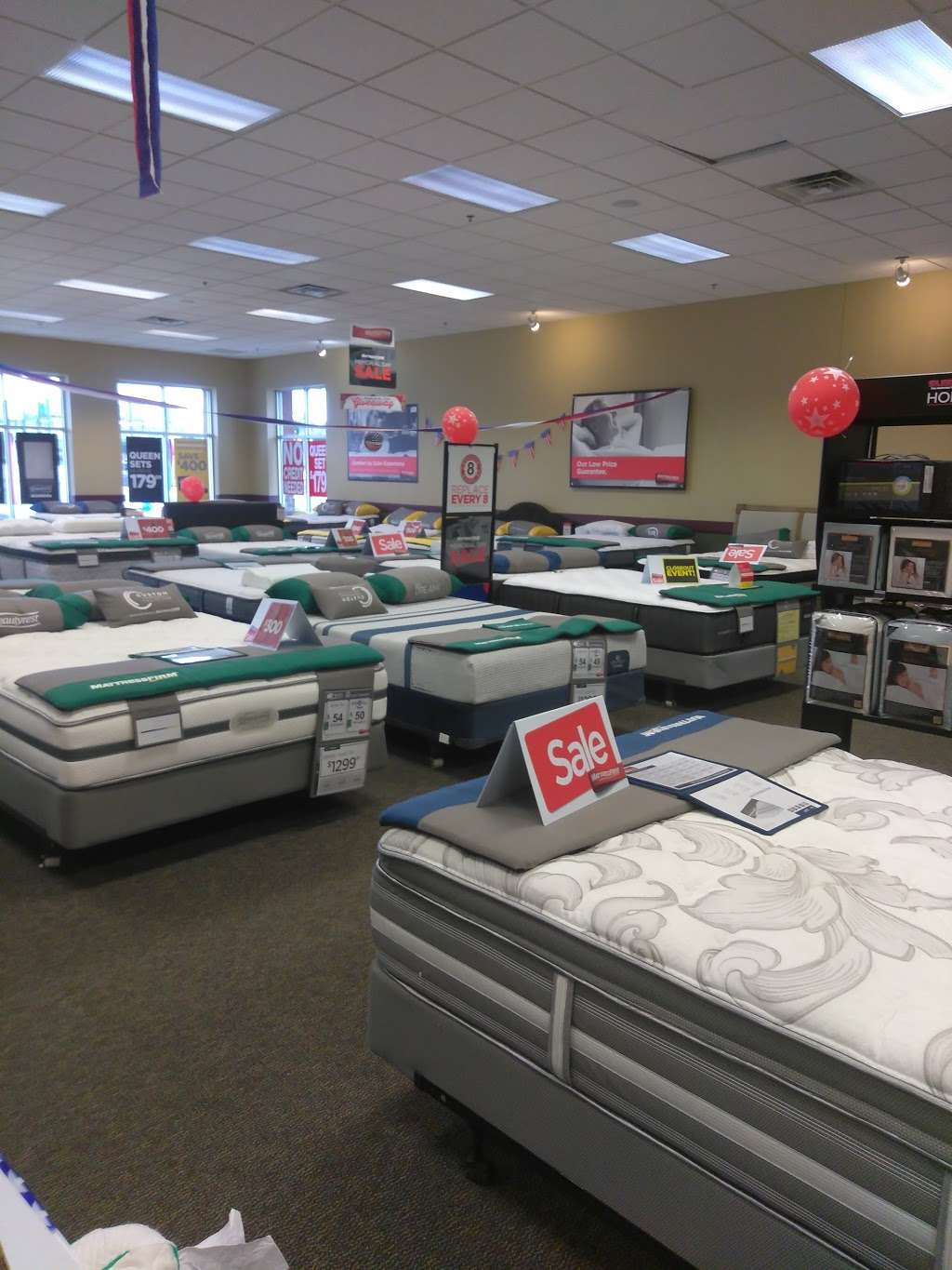 Mattress Firm Quartermaster Plaza | 2304 W Oregon Ave, Philadelphia, PA 19145, USA | Phone: (215) 336-3700