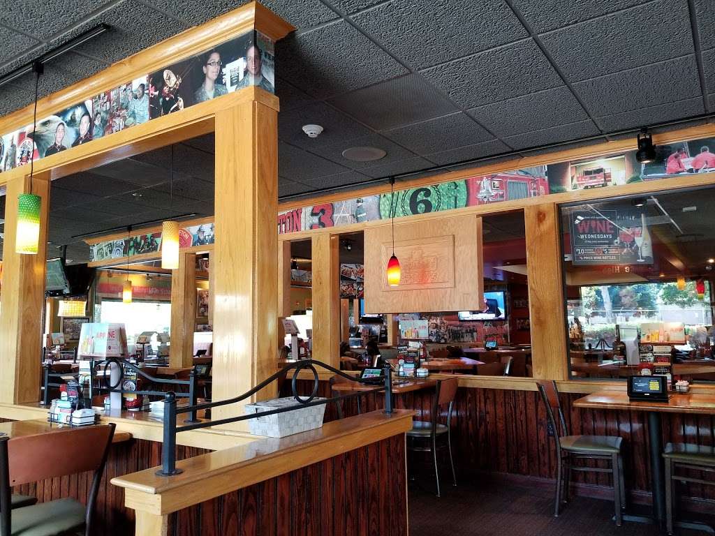 Applebees Grill + Bar | 375 NJ-3, Clifton, NJ 07014 | Phone: (973) 471-6161