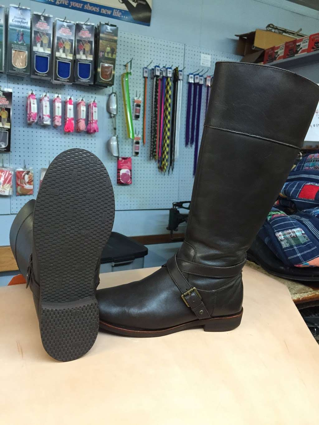 Clarkes Express Shoe Repair | 6920 Holabird Ave, Baltimore, MD 21222, USA | Phone: (410) 284-2458