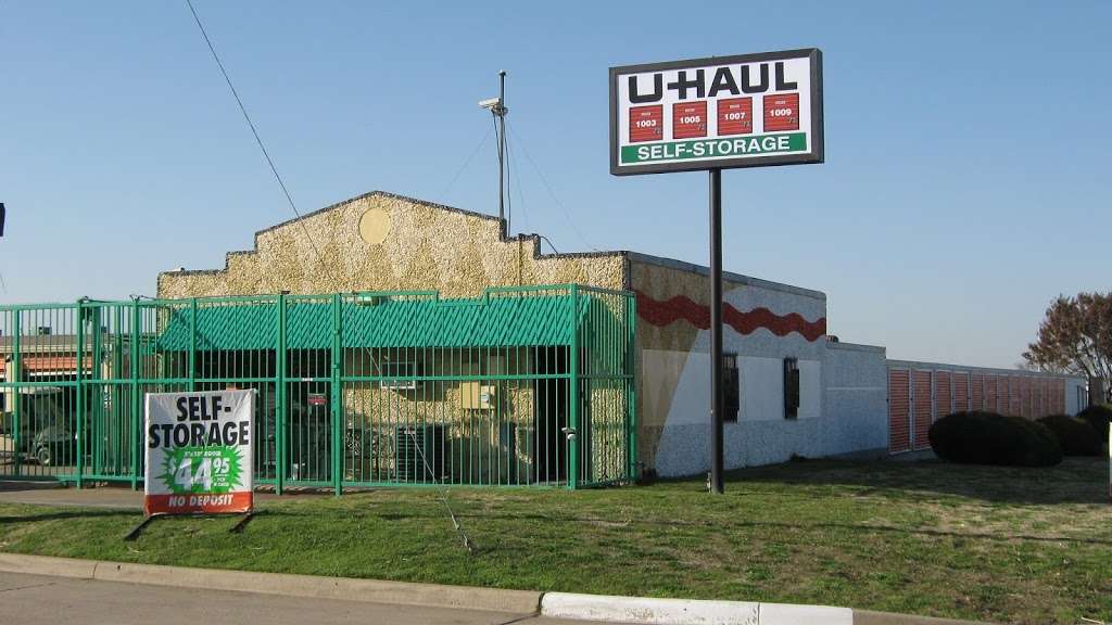 U-Haul Moving & Storage of Red Bird Lane | 5409 S Westmoreland Rd, Dallas, TX 75237, USA | Phone: (214) 339-1179