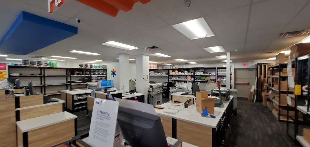 FedEx Office Print & Ship Center | 4834B Beechnut St, Houston, TX 77096, USA | Phone: (713) 661-1990