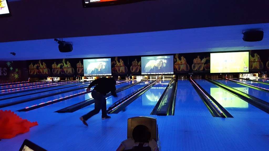 Leatherneck Lanes | 13030 Vandegrift Blvd, Oceanside, CA 92058, USA | Phone: (760) 725-6109