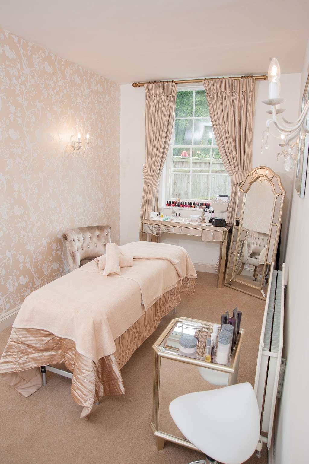 Nirvana Holistic Beauty | Chapel Cottage, Lamer Mews, Lamer Lane, Wheathampstead AL4 8RL, UK | Phone: 01582 831252