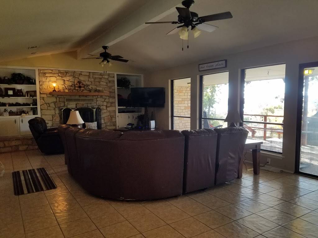 Dog Friendly 3 BR Vacation Rental | 4833 Eck Ln, Austin, TX 78734, USA | Phone: (310) 493-6777