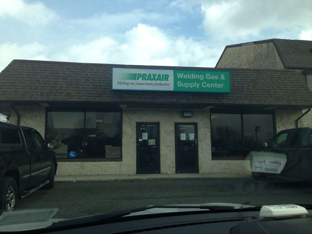 Praxair Welding Gas and Supply Store | 1240 NJ-33, Farmingdale, NJ 07727, USA | Phone: (732) 938-7165