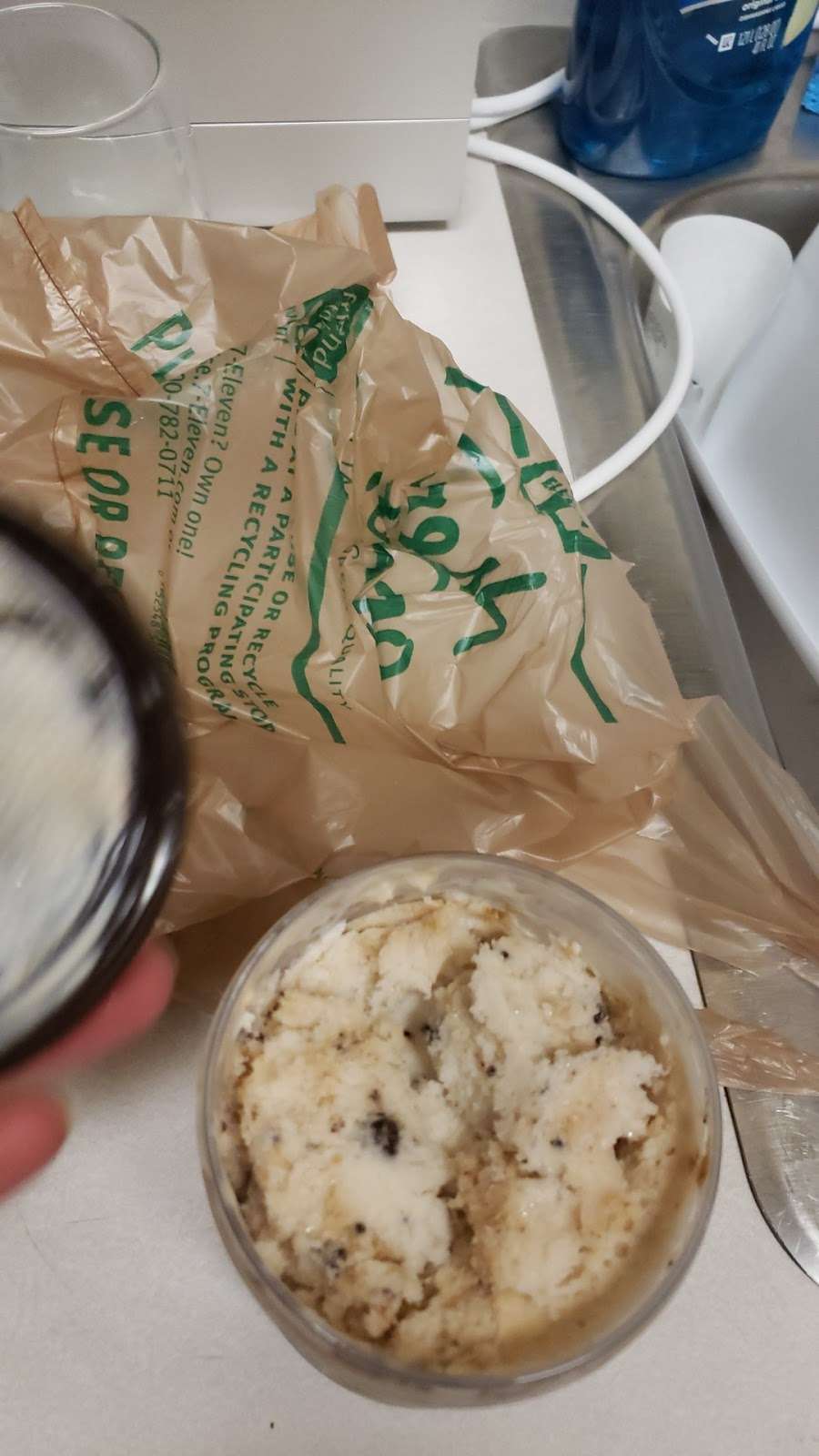 7-Eleven | 125 Hiawatha Dr, Carol Stream, IL 60188, USA | Phone: (630) 653-1601