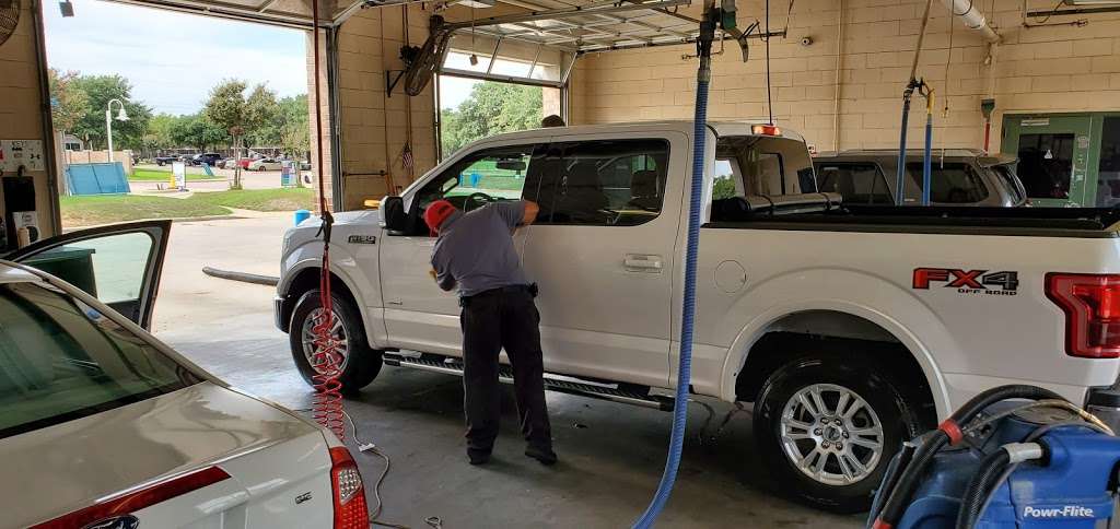 Spiffy Car Wash | 720 S MacArthur Blvd, Coppell, TX 75019, USA | Phone: (972) 393-4300