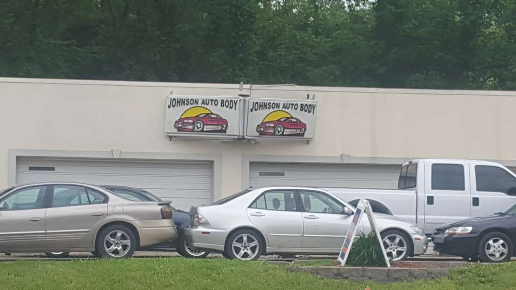 Johnsons Auto Body & Sales | 9001 US-24, Independence, MO 64053, USA | Phone: (816) 252-0558