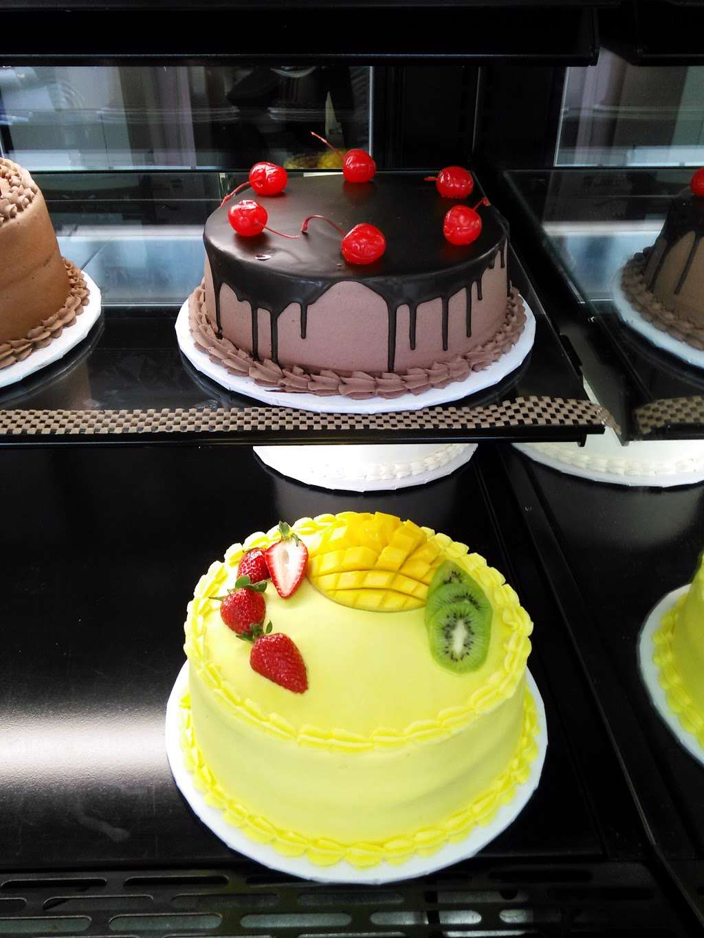 Butterfly Cake Shop | 1811 E Florence Ave, Los Angeles, CA 90001, USA | Phone: (323) 585-8230