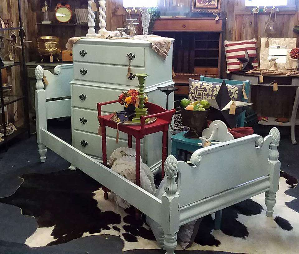 Trader Maes Decor & Artist Market | 2001 Rock Springs Rd, Apopka, FL 32712 | Phone: (407) 703-7869