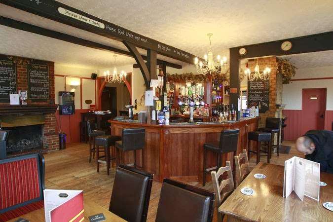 The Railway Inn and Railway Pétanque Club | Sole St, Meopham, Gravesend DA13 0XY, UK | Phone: 01474 814375