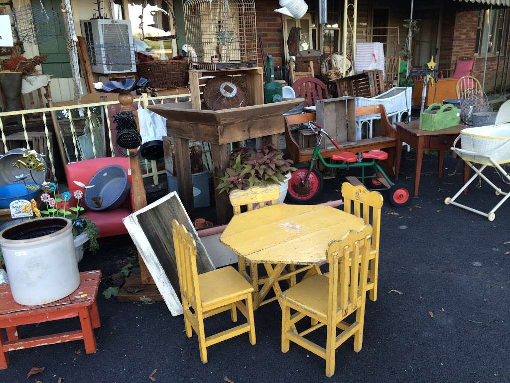 Vintage Kollections | 245 Gristmill Rd #2, New Holland, PA 17557, USA | Phone: (717) 354-3360