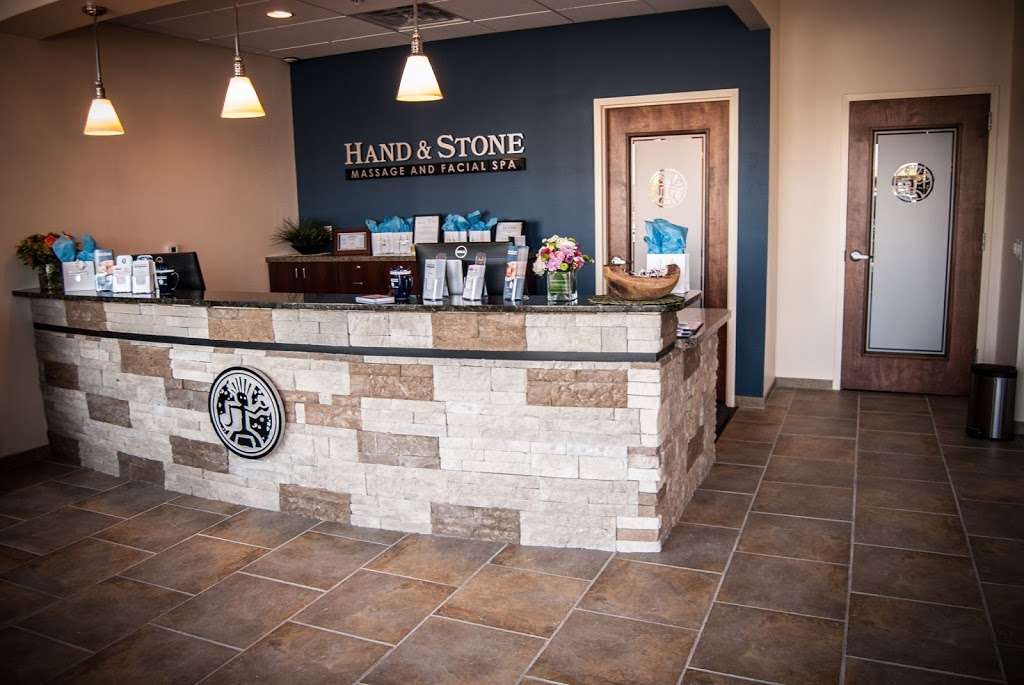 Hand and Stone Massage and Facial Spa | 2351 Oregon Pike, Lancaster, PA 17601, USA | Phone: (717) 925-8658