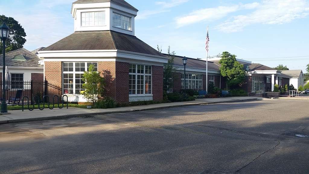 Islip Public Library | 71 Monell Ave, Islip, NY 11751, USA | Phone: (631) 581-5933