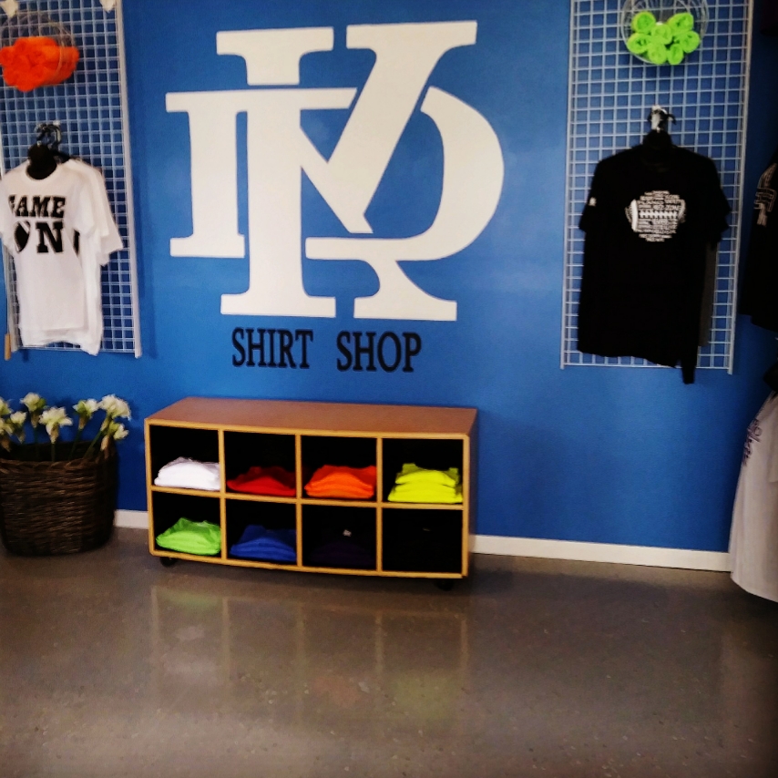 KD Shirt Shop & Sporting Goods | 115 Lew St, Plano, IL 60545, USA | Phone: (630) 273-2050